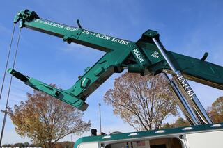 Image of the tilt cylinder on a century 9055xl heavy-duty integrated wrecker from Miller Industries