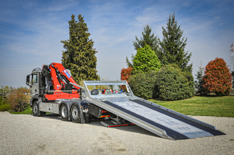 omars carrier with crane